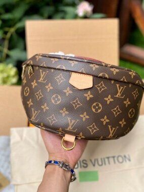 Louis Vuitton LV FanNJ pack for both men and women